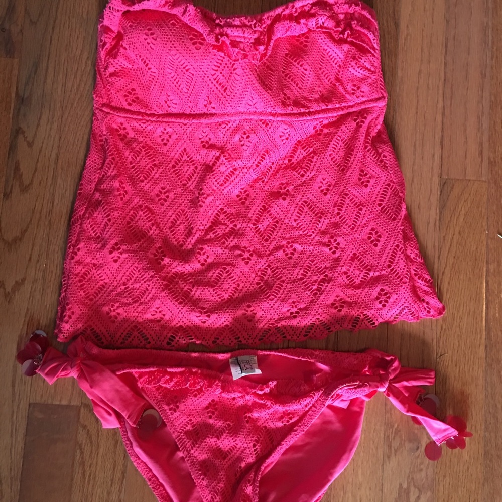 Becca size large pink tankini